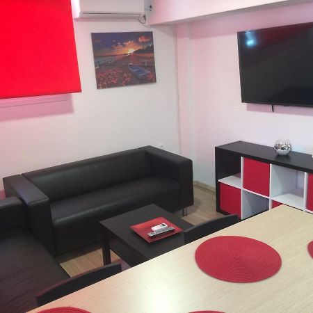 Loutraki Hostel מראה חיצוני תמונה