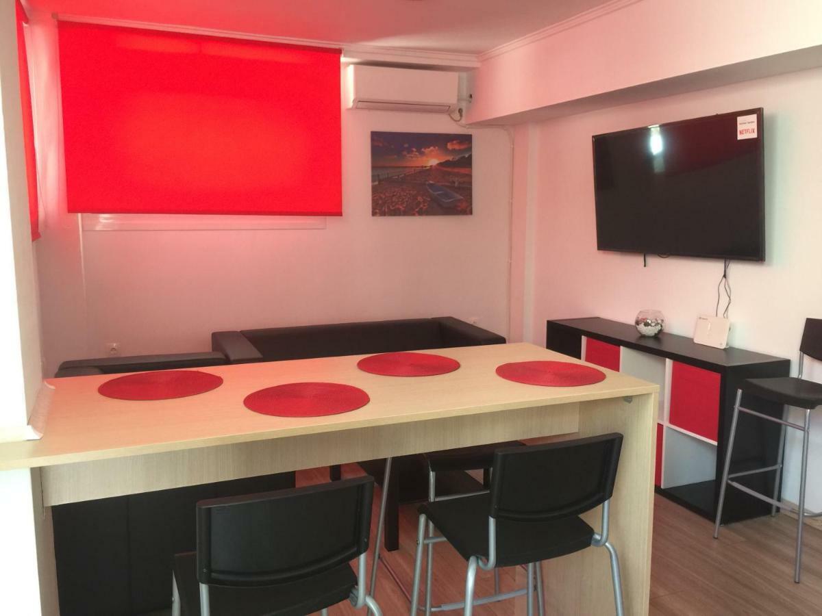Loutraki Hostel מראה חיצוני תמונה