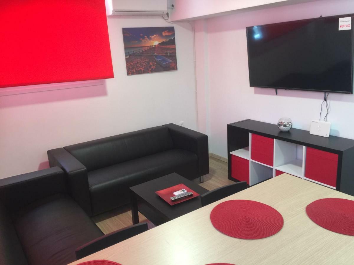 Loutraki Hostel מראה חיצוני תמונה
