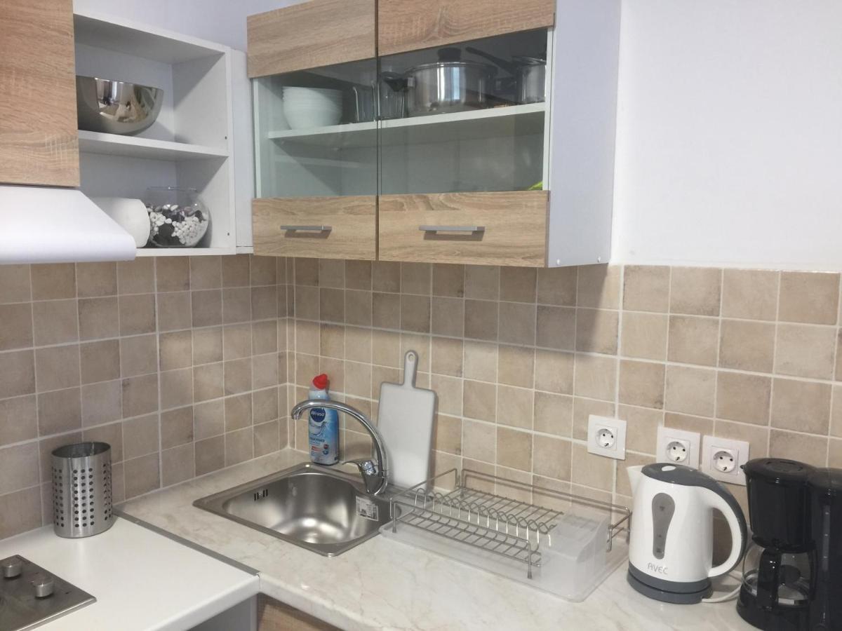 Loutraki Hostel מראה חיצוני תמונה