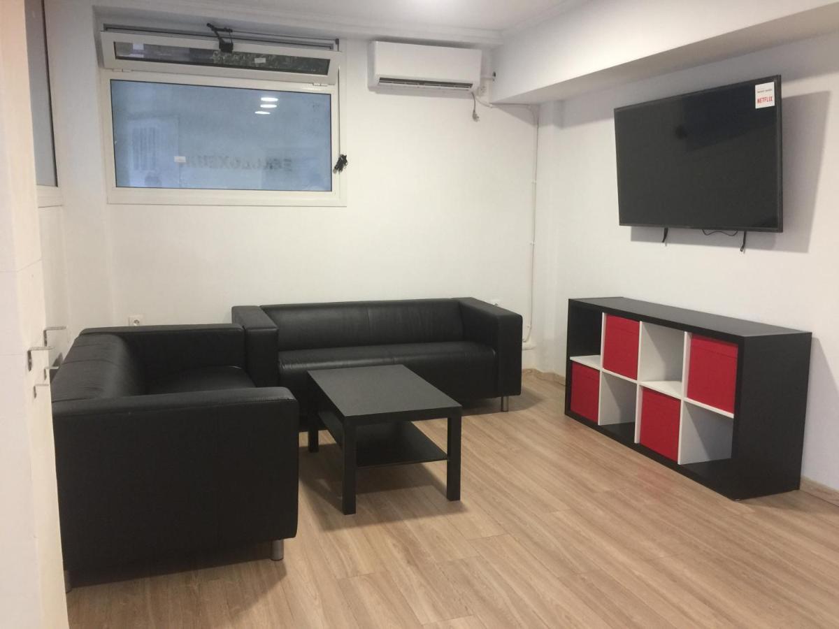 Loutraki Hostel מראה חיצוני תמונה