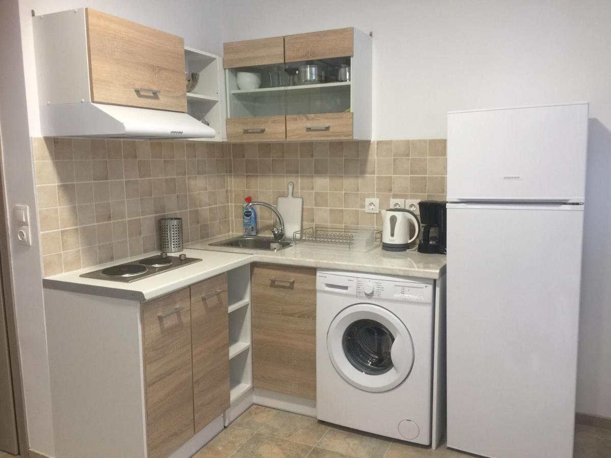 Loutraki Hostel מראה חיצוני תמונה